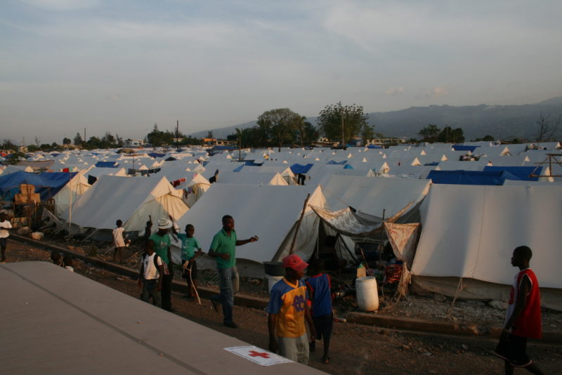 Großes Zeltlager bietet Obdach nach dem Erdbeben in Haiti