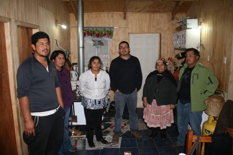 In Temucuicui, Wallmapu, setzen die Mapuche-Familien auf Selbsthilfe und Eigeninitiative. (Foto: Jürgen Schübelin)